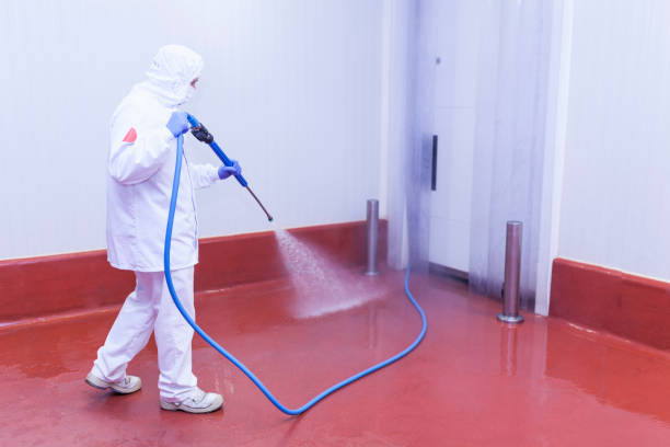 Best Animal Enclosure Cleaning  in Silverdale, WA